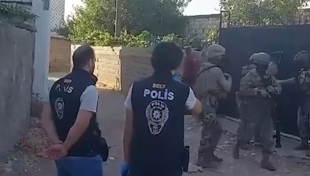 46 vilayette siber cürümlere karşı operasyon: 171 kuşkulu yakalandı